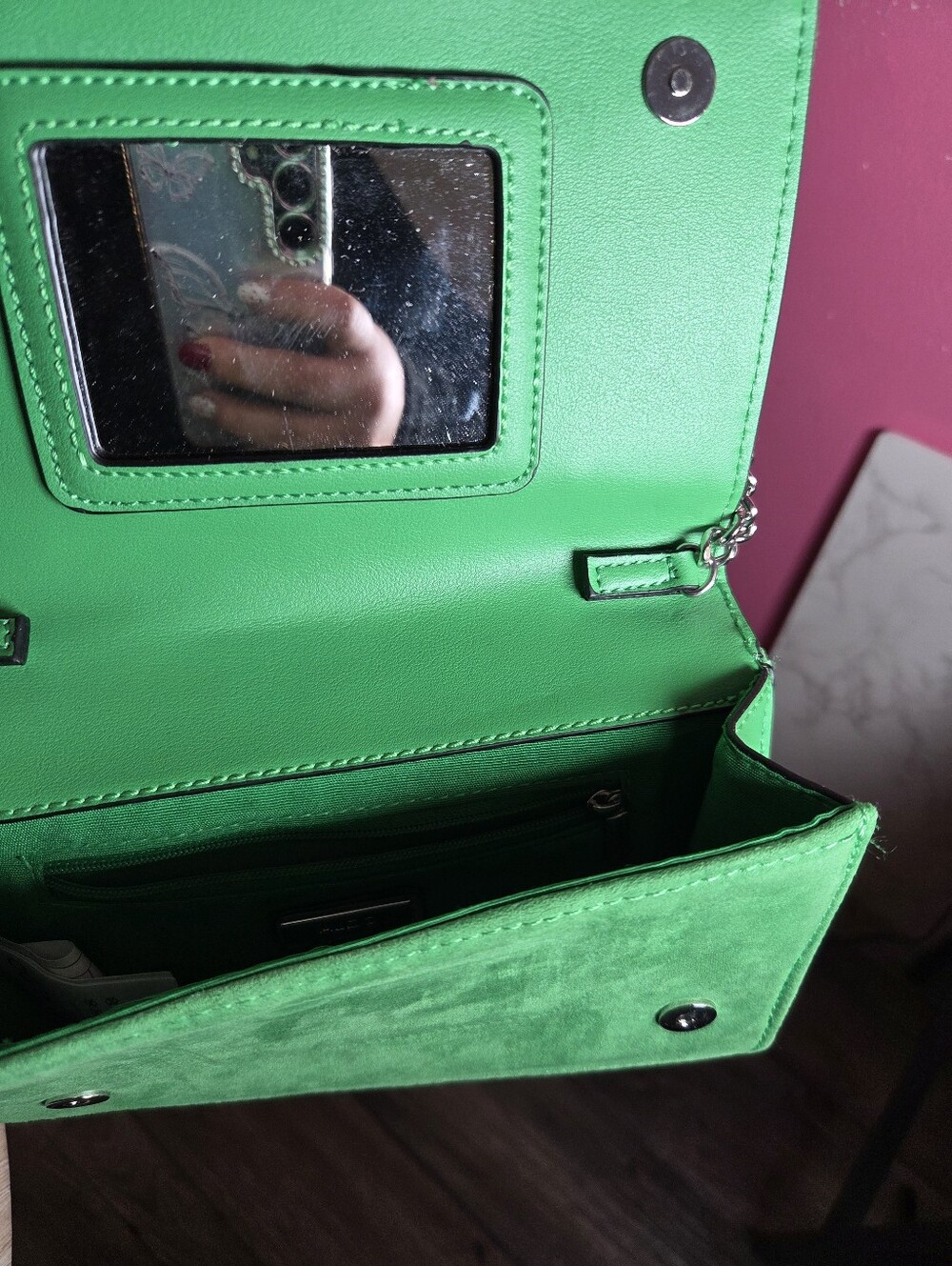Green Embellished Chain Crossbody Bag - Picture 4 of 10